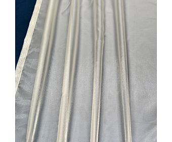 Bílá lesklá poloorganza