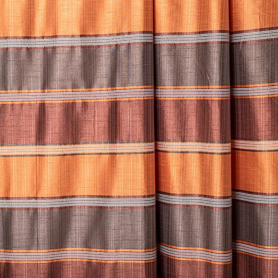 Závěs oranžovo-hnědý