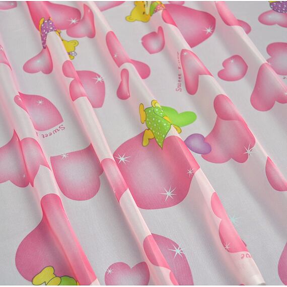 Voál s růžovými srdíčky