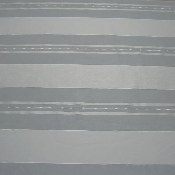 Poloprůsvitný voál bílé pruhy