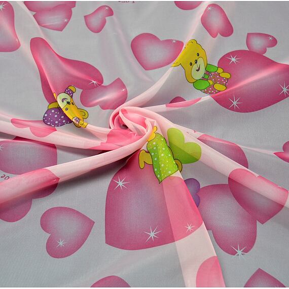 Voál s růžovými srdíčky