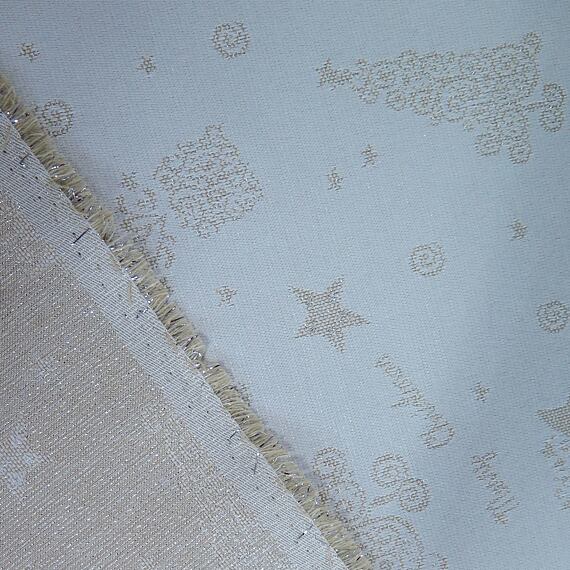 Zlatá vánoční výšivka