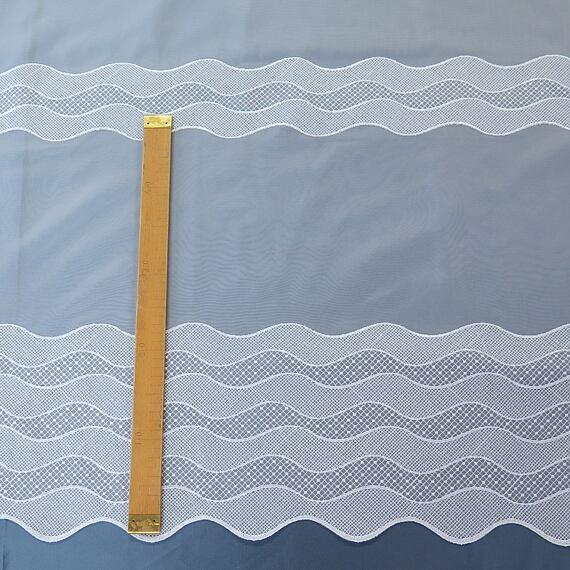 Voál vyšívaná vlnka