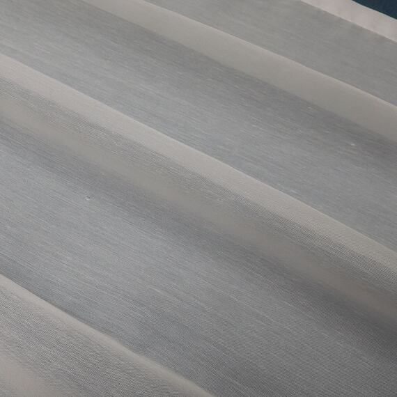 Voál 20, mušelín smetan.