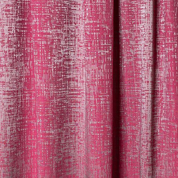 Závěs s lesklou strukturou