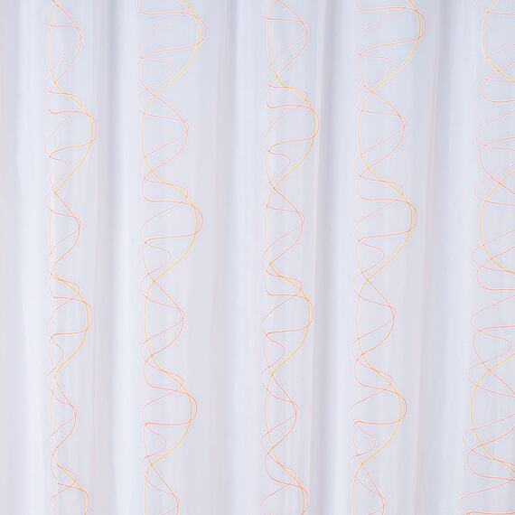 Bílý voál s oranžovým vzorem