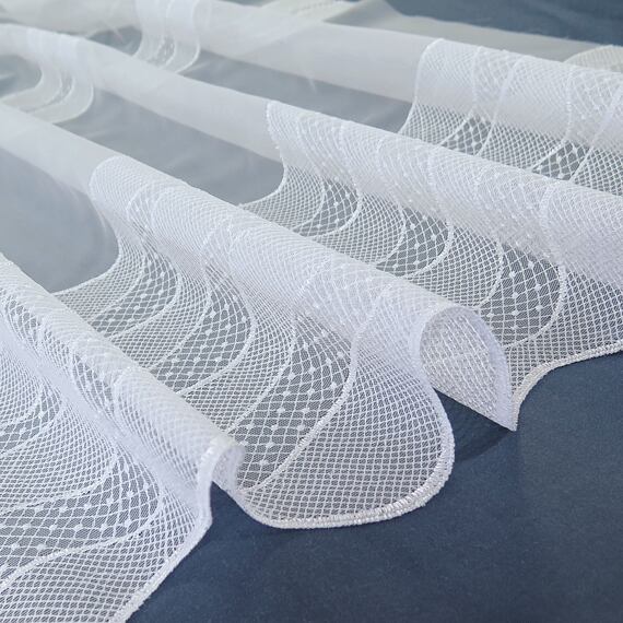 Voál vyšívaná vlnka