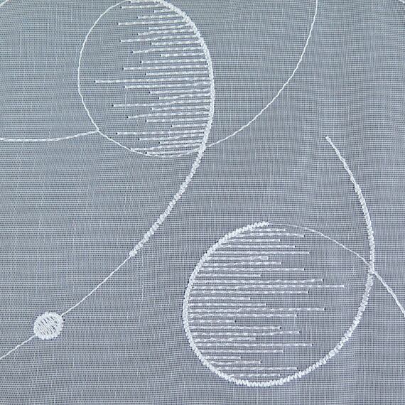 Moderní vyšívaná kolečka