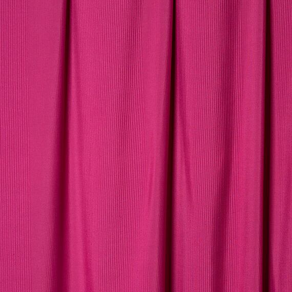 Závěs s vytkávanými pruhy