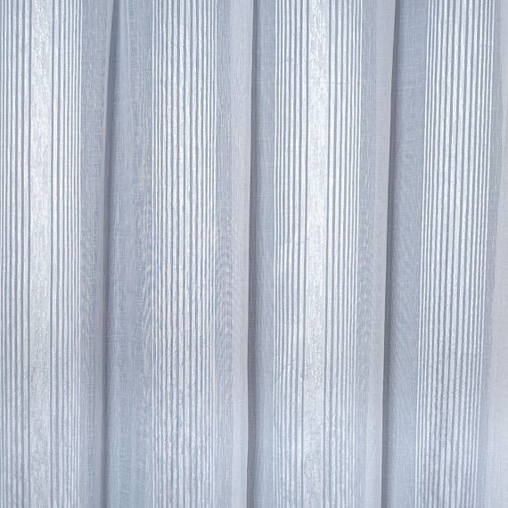 Záclona s pruhy