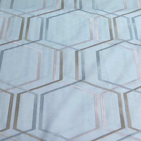 šedo-béžový závěs