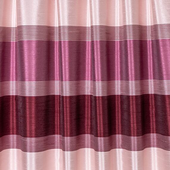 Pruhovaný závěs fialový